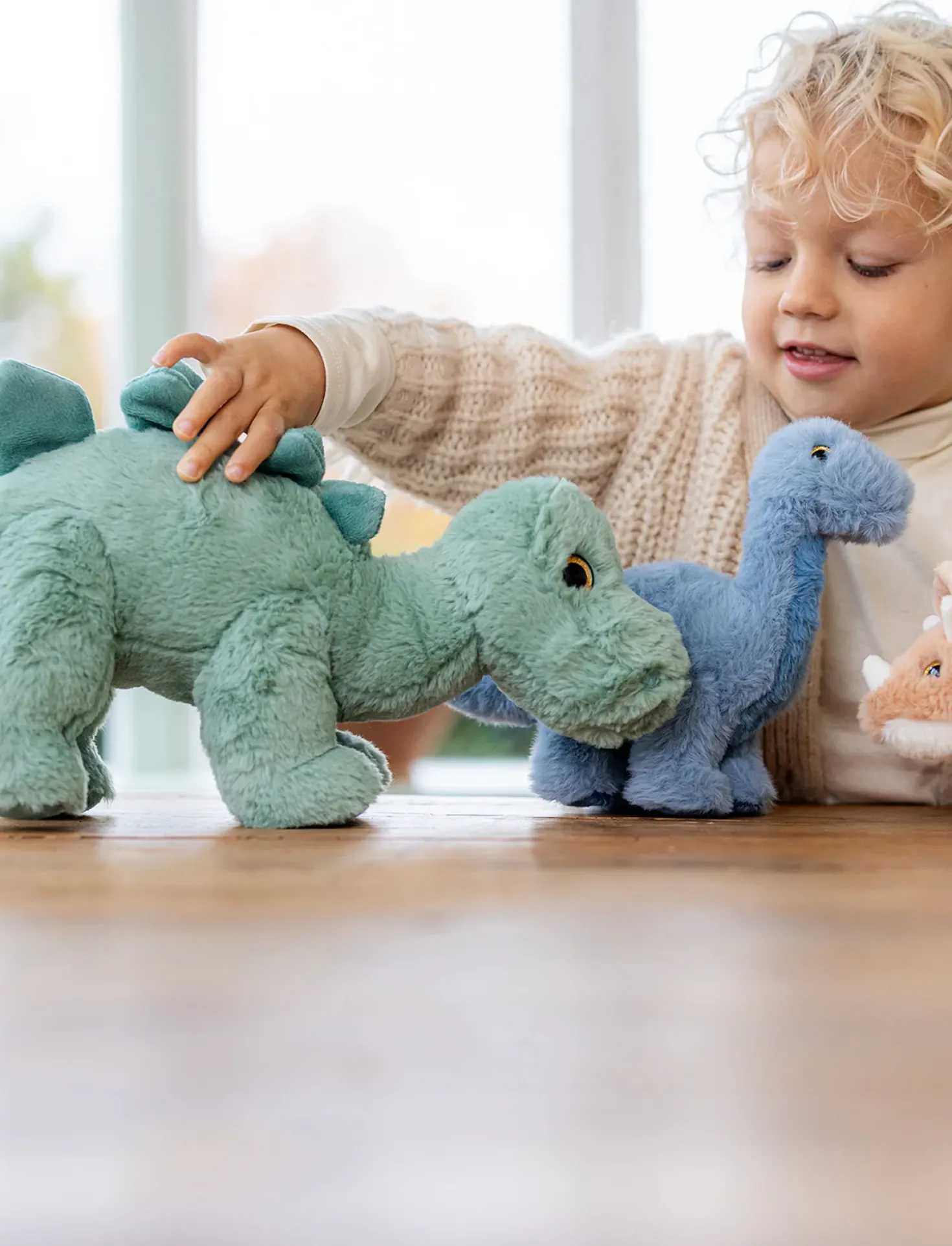 Dino trio, Stor